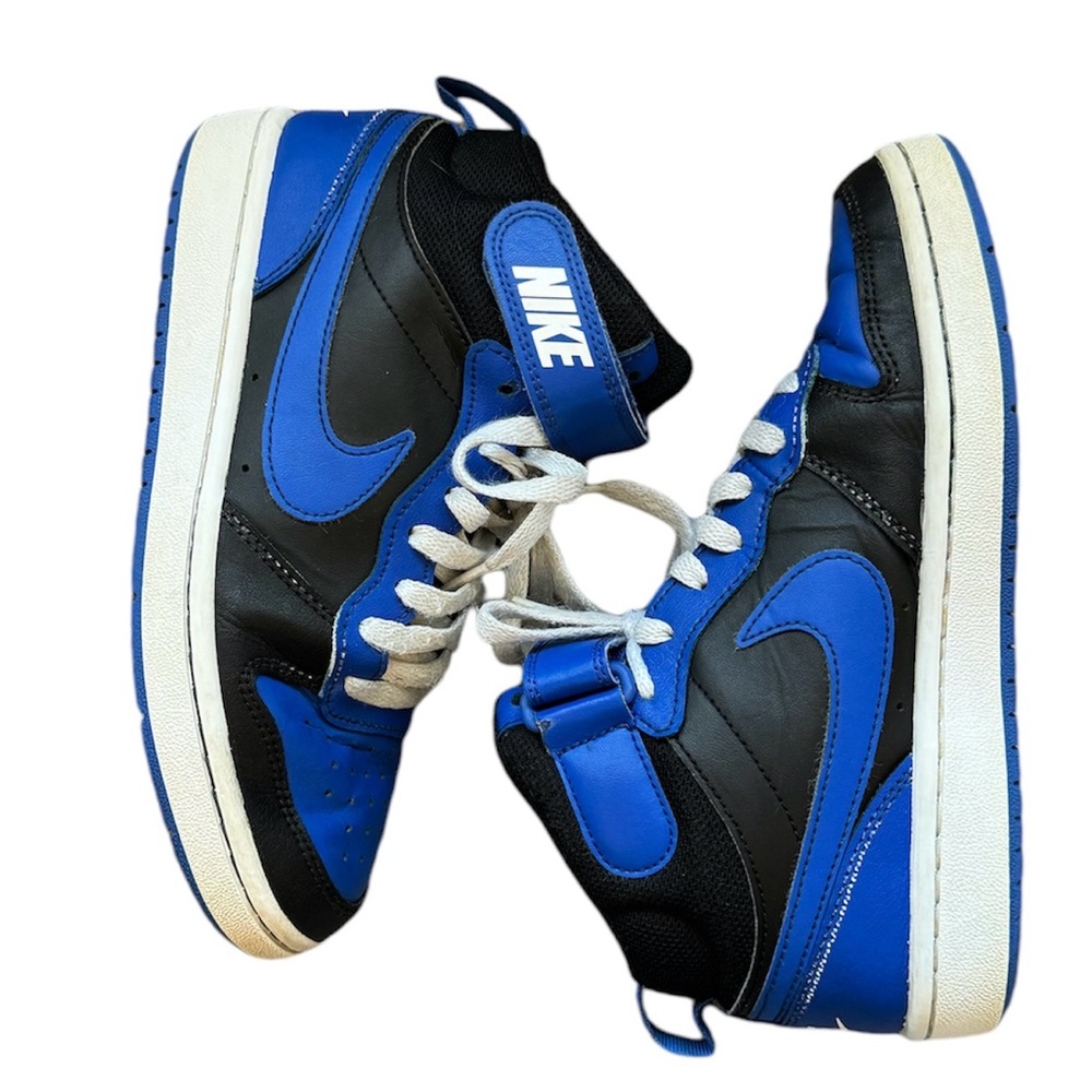 Nike Shoes Size: 4